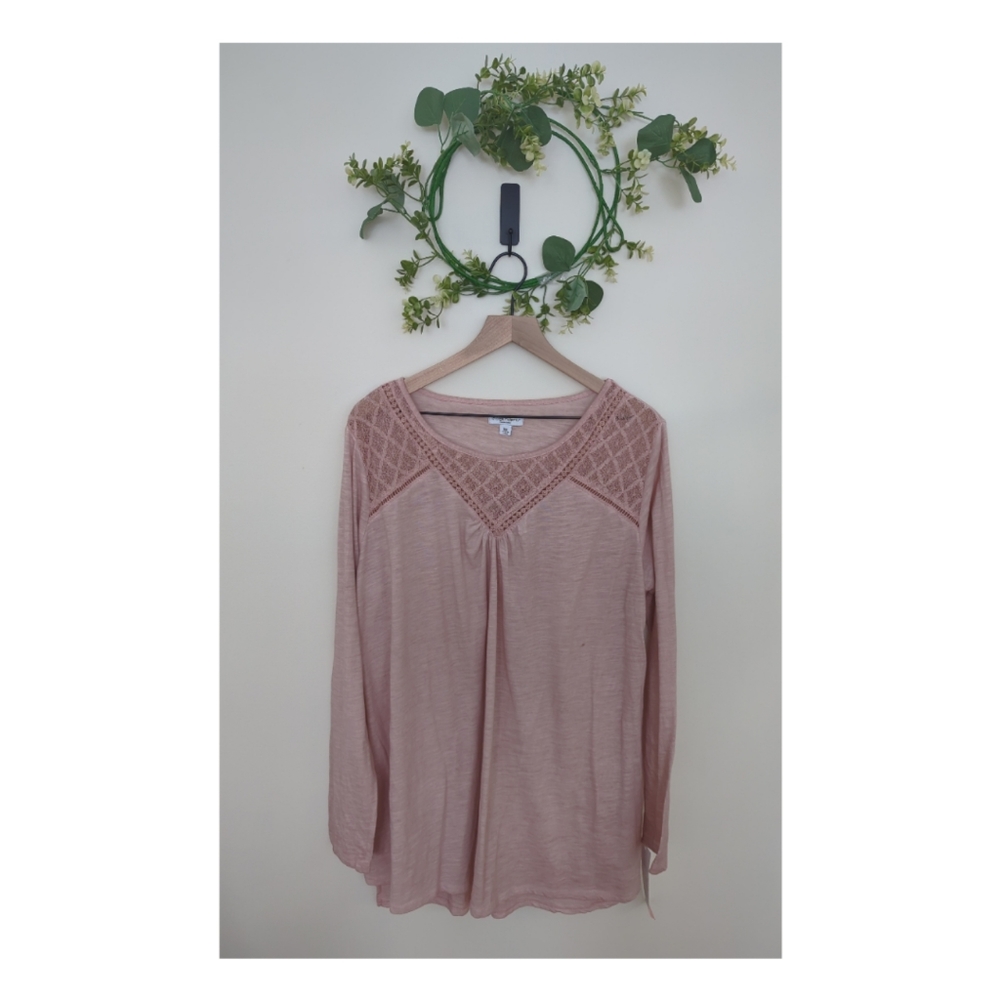 Liz Lange maternity 2XL/XXL plus size New with tags NWT one small spot on th